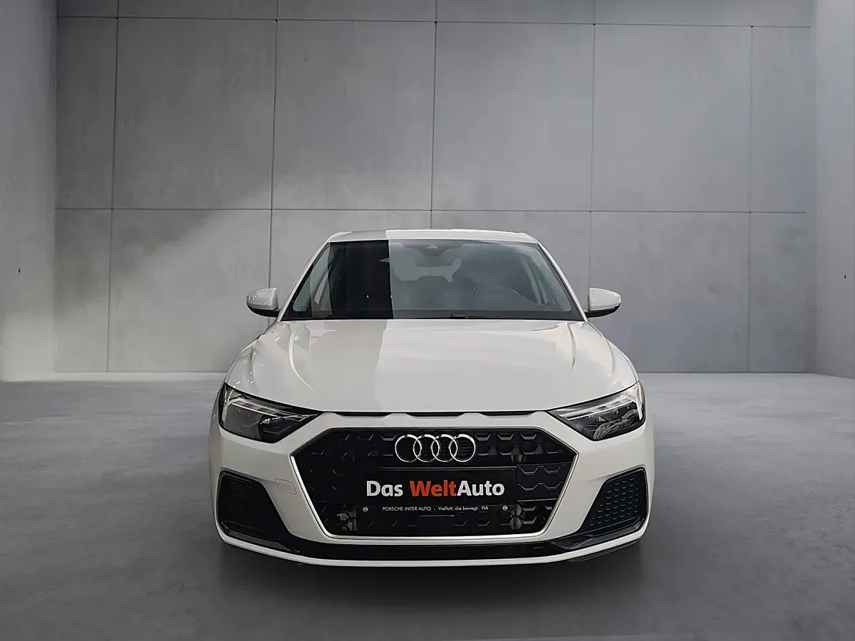 Audi A1 2025 photo 2