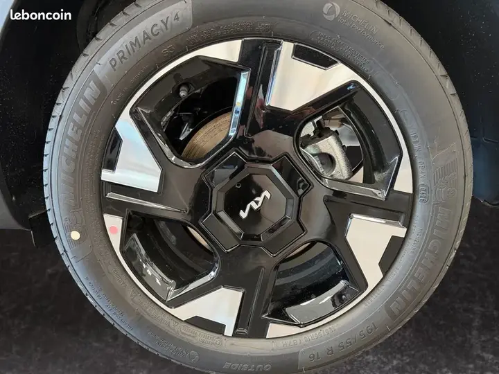 Kia Stonic 2026 photo 5