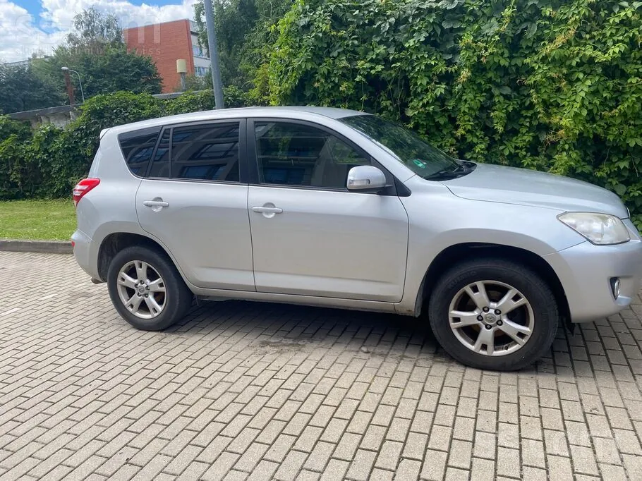Toyota Rav4 2009 photo 2