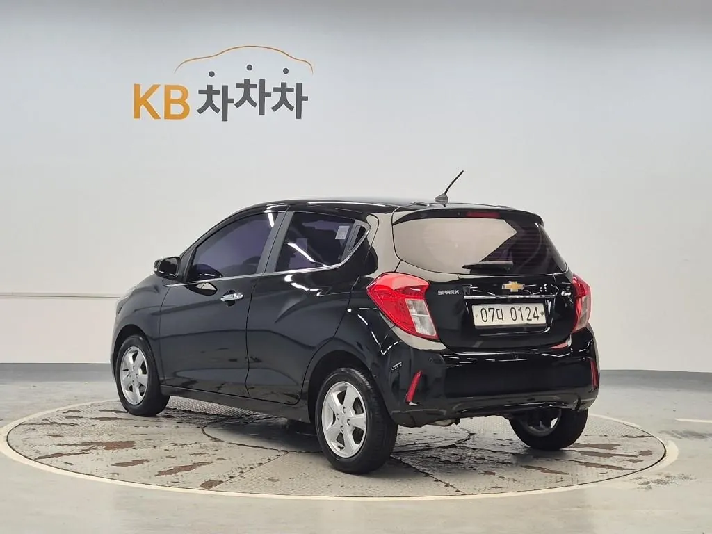 Chevrolet Spark 2017 photo 2
