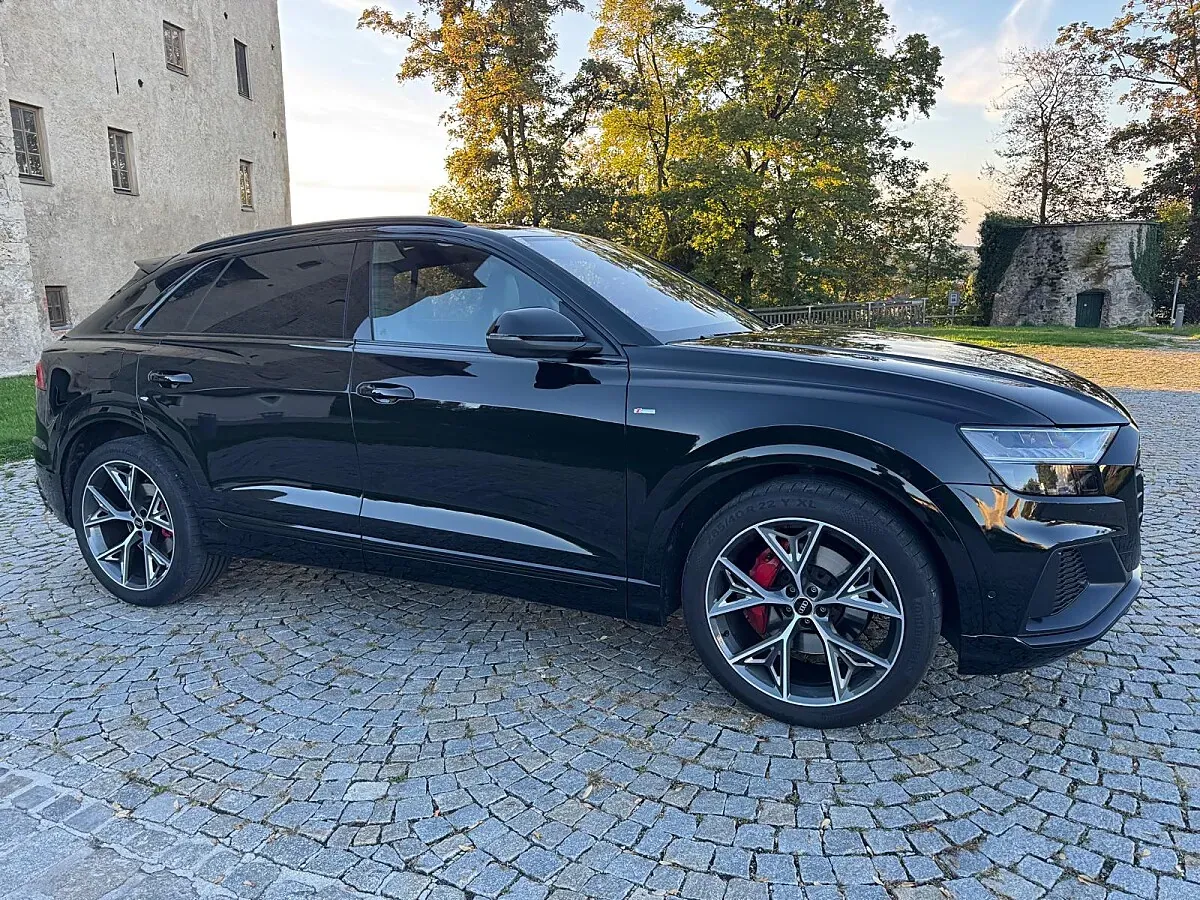 Audi Q8 2023 photo 2