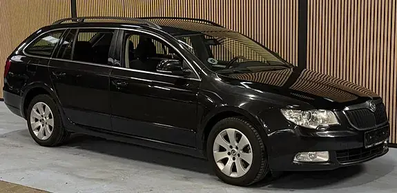 Skoda Superb 2013 photo 4
