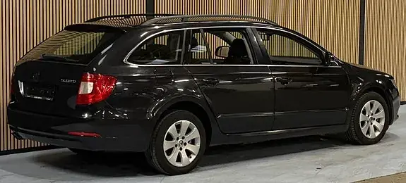 Skoda Superb 2013 photo 3