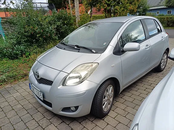 Toyota Yaris 2009 photo 2