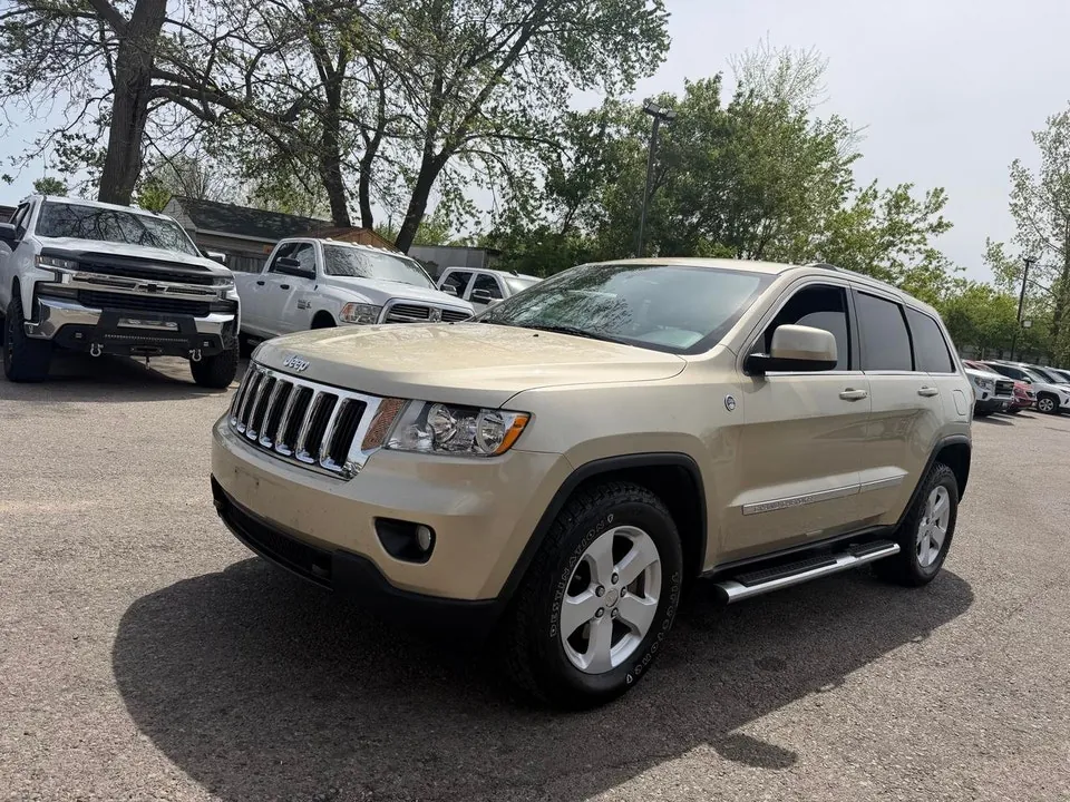 Jeep Grand Cherokee 2011 photo 3