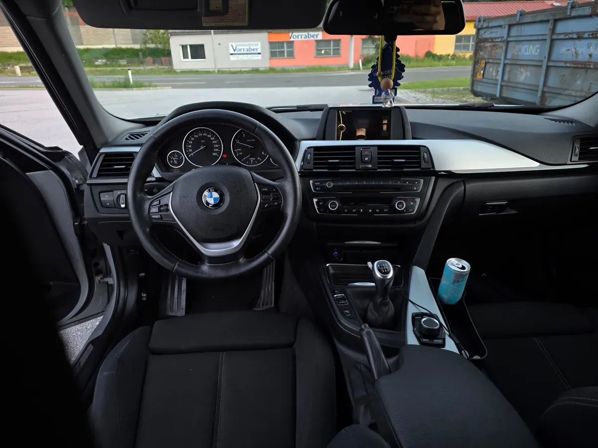 BMW 3 Series 2013 photo 2