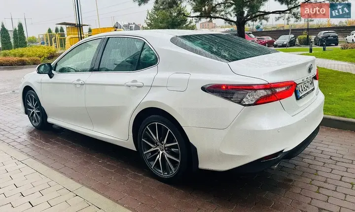 Toyota Camry 2021 photo 4