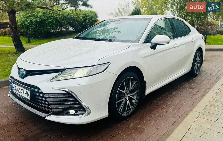Toyota Camry 2021 photo 3