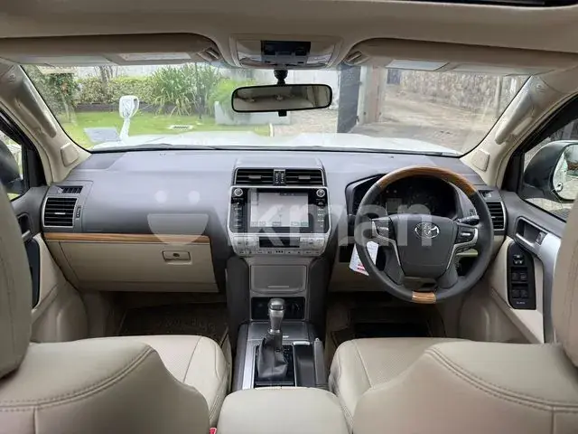 Toyota Land Cruiser Prado 2018 photo 2