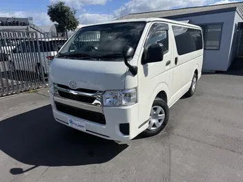 Toyota Hiace 2020 photo 2