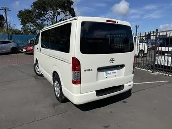 Toyota Hiace 2020 photo 4