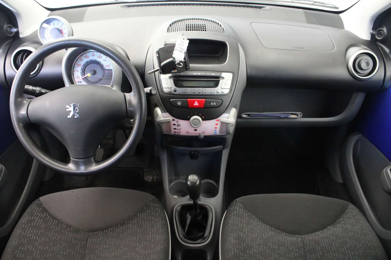 Peugeot 107 2011 photo 5