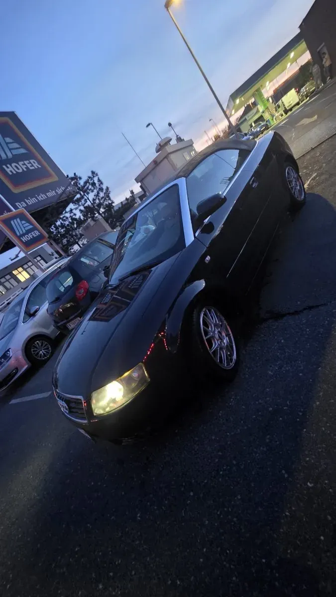 Audi A4 2004 photo 2