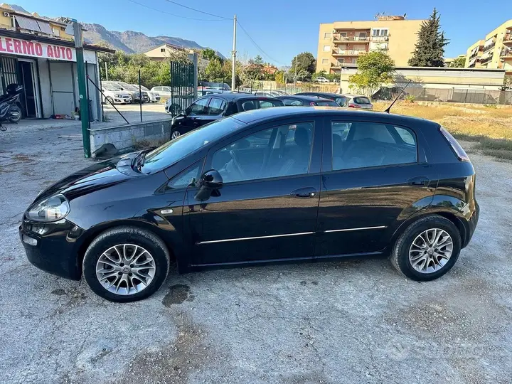 Fiat Punto Evo 2011 photo 3