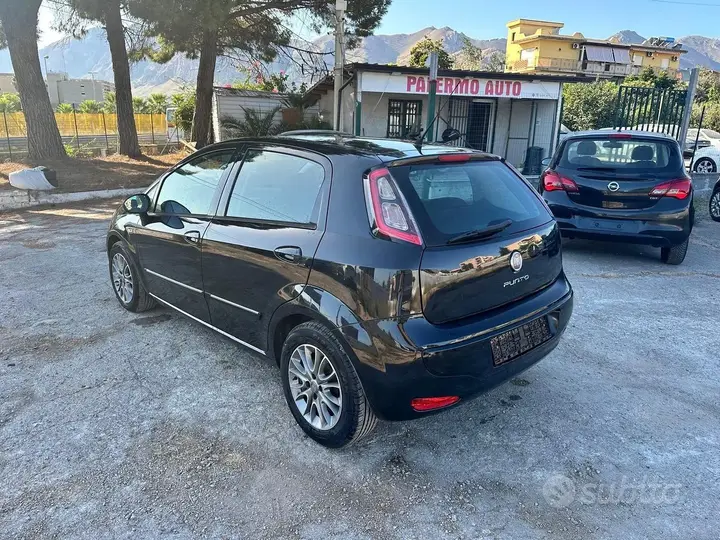Fiat Punto Evo 2011 photo 4