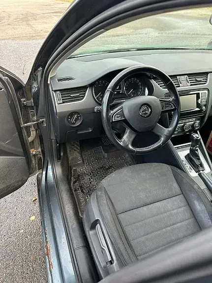 Skoda Octavia 2015 photo 2