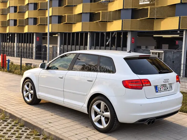 Audi A3 2010 photo 2