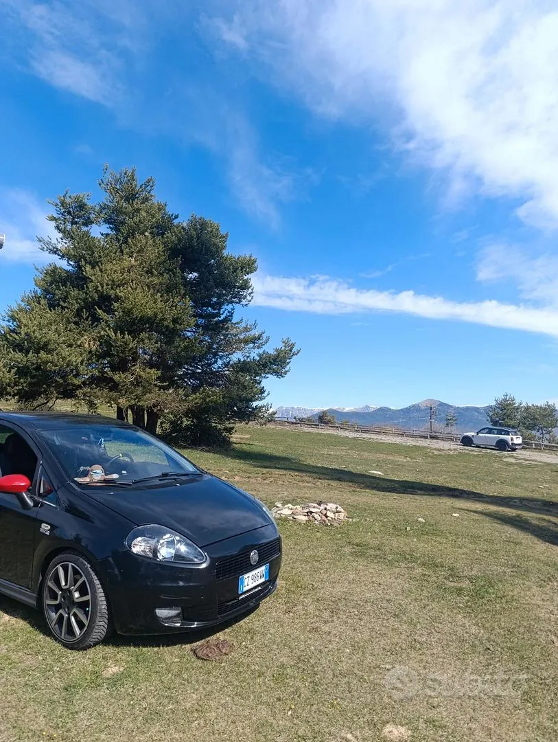 Fiat Grande Punto 2006 photo 2