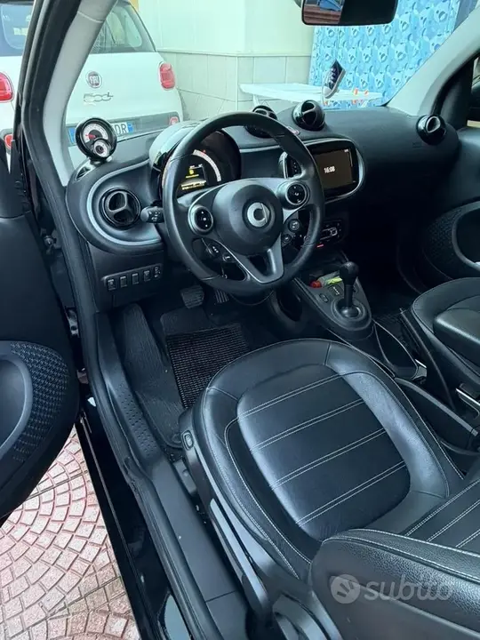 Smart Fortwo 2018 photo 3