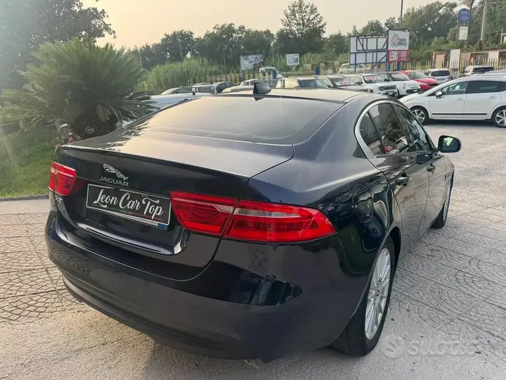 Jaguar Xe 2018 photo 3