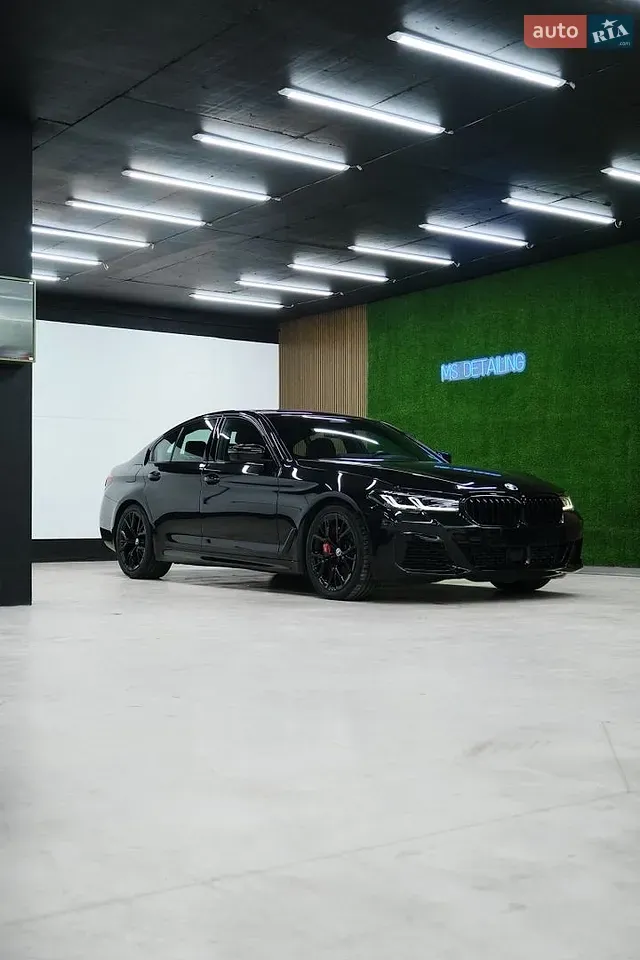 BMW 5 Series 2021 photo 2