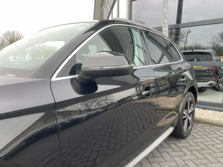 Audi Q5 2018 photo 2