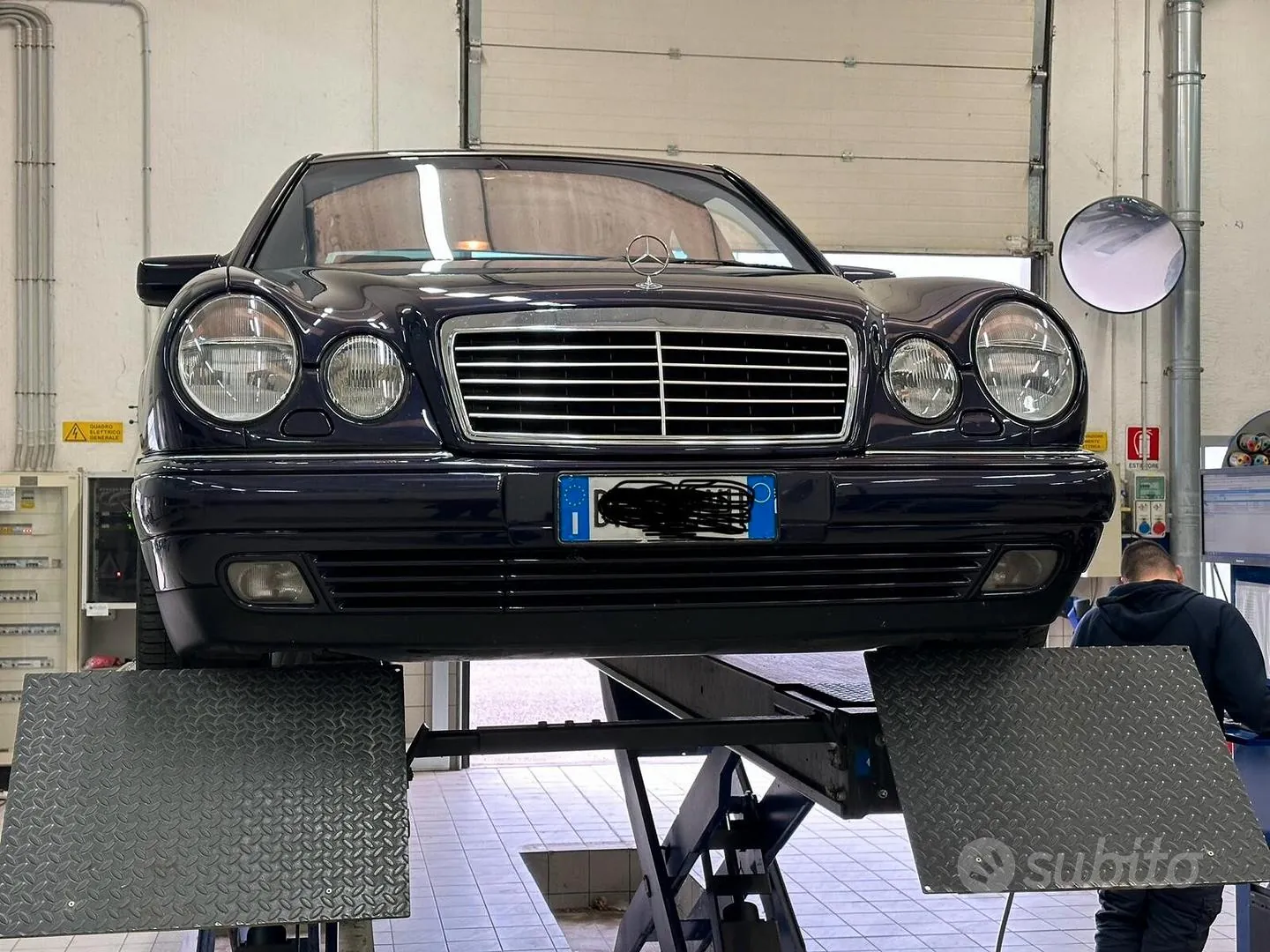 Mercedes-Benz E-Class 1998 photo 3