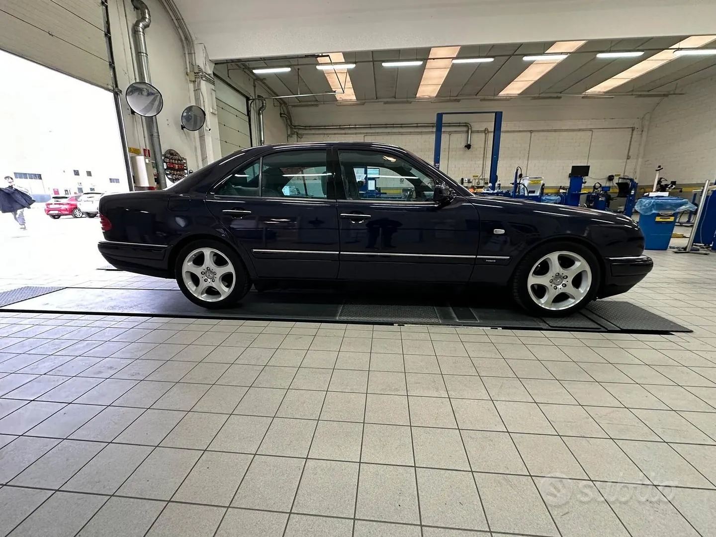 Mercedes-Benz E-Class 1998 photo 2