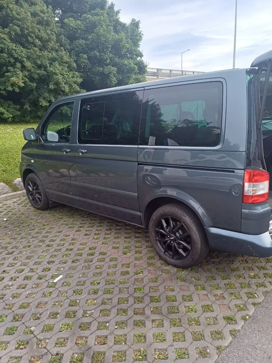 Volkswagen Multivan 2007 photo 2