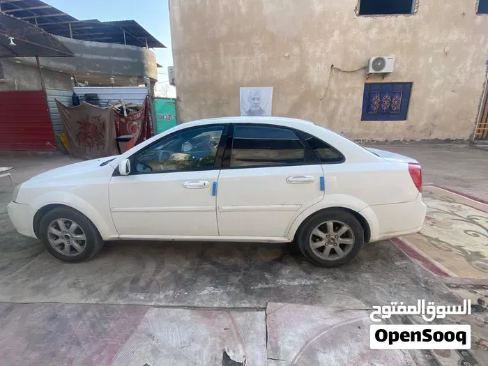 Chevrolet Optra 2012 photo 4
