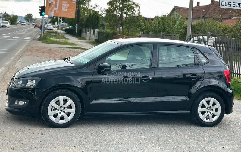 Volkswagen Polo 2011 photo 2