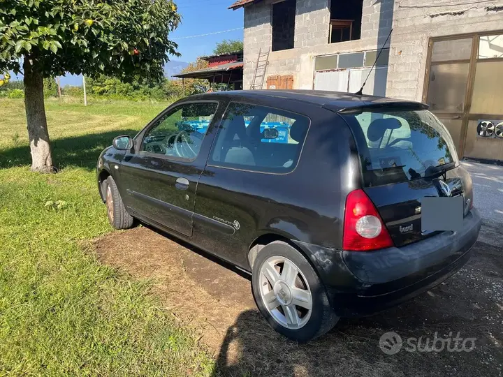 Renault Clio 2005 photo 3