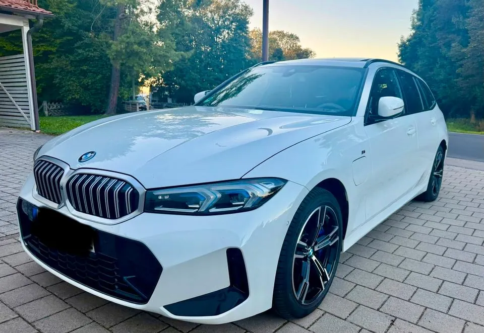 BMW 330E