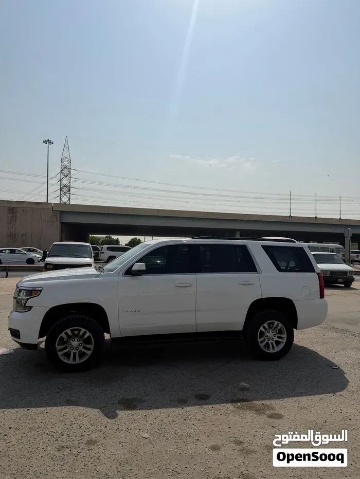 Chevrolet Tahoe 2015 photo 2