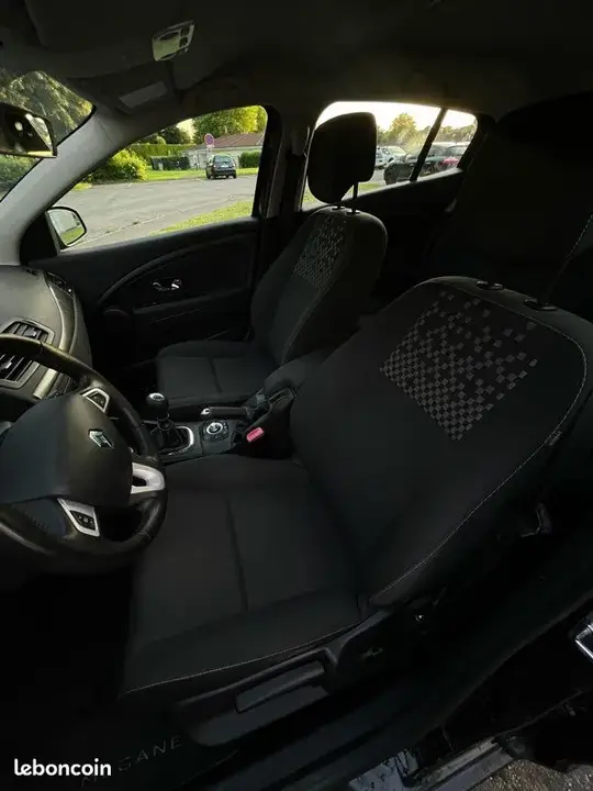Renault Megane 2017 photo 2