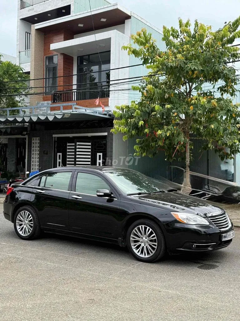 Chrysler 200 2011 photo 4