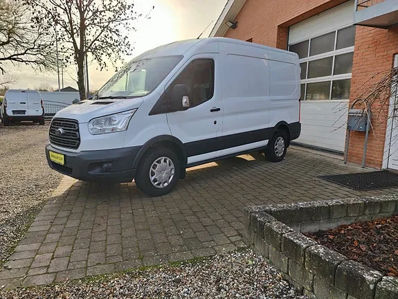 Ford Transit 350 L2 Van 2019 photo 4