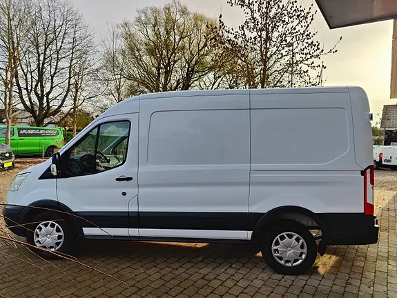 Ford Transit 350 L2 Van 2019 photo 5