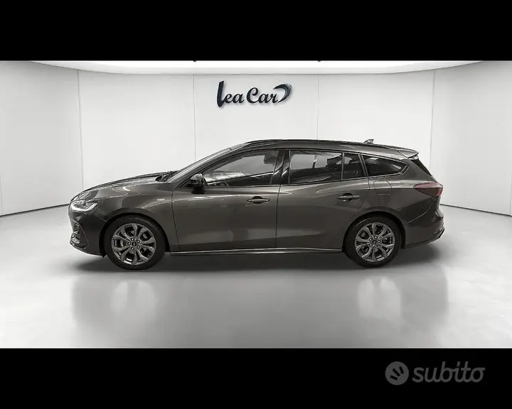 Ford Focus 2023 photo 2