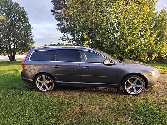 Volvo V70 2008 photo 4