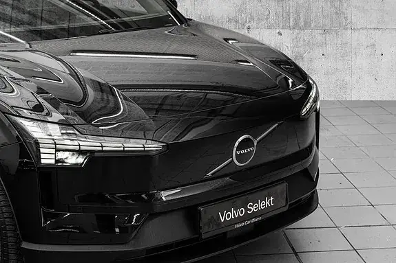 Volvo Ex30 2025 photo 2
