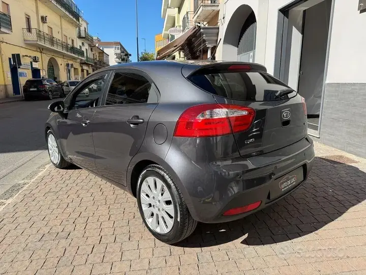 Kia Rio 2013 photo 4