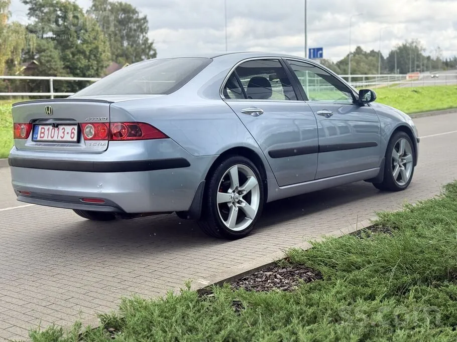 Honda Accord 2004 photo 5