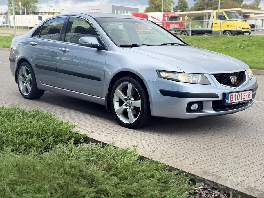 Honda Accord 2004 photo 3
