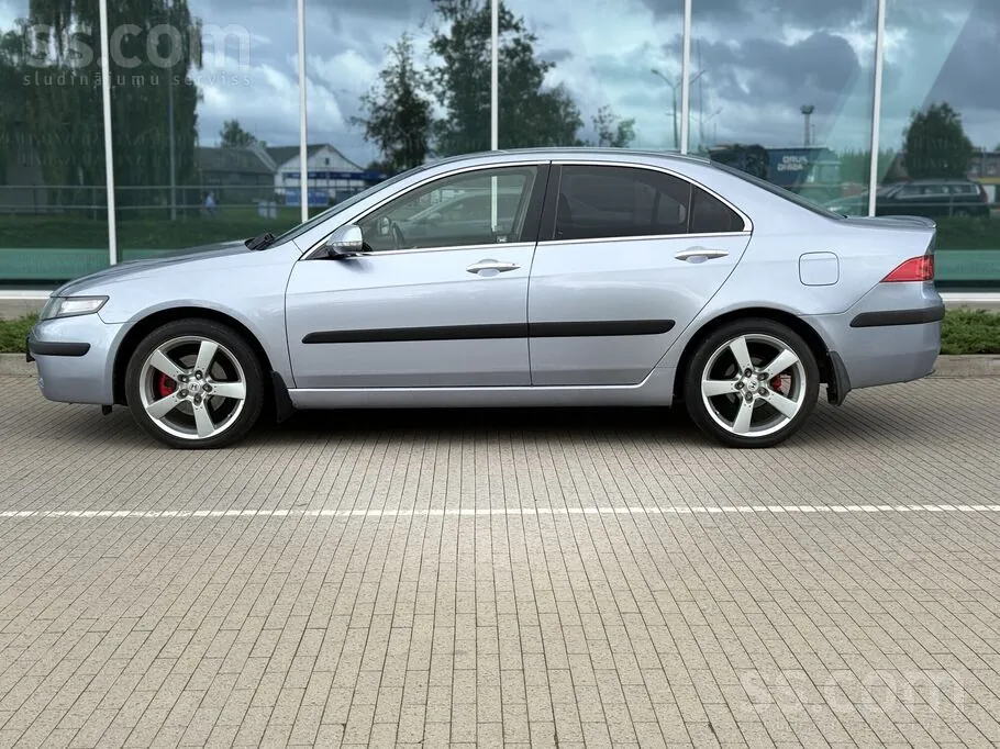 Honda Accord 2004 photo 4
