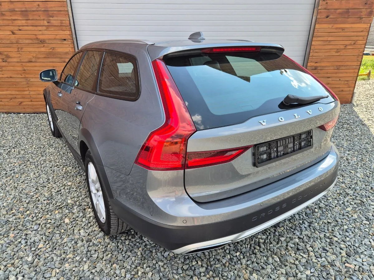 Volvo V90 Cross Country 2017 photo 5