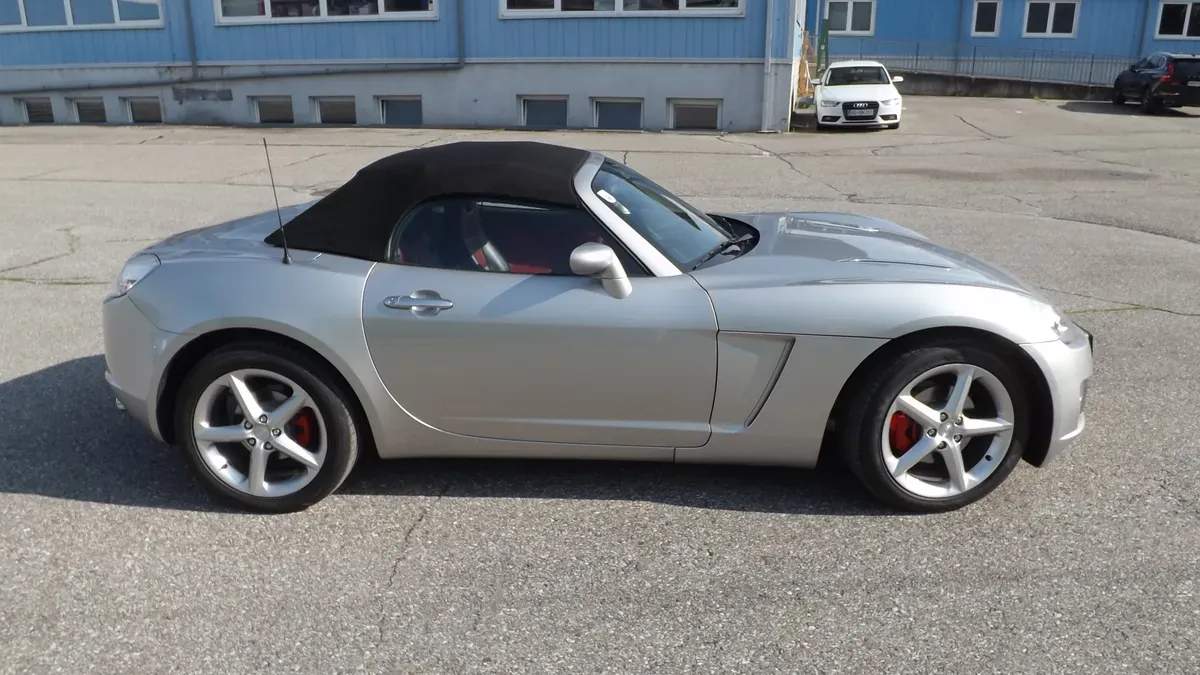 Opel Gt 2009 photo 2