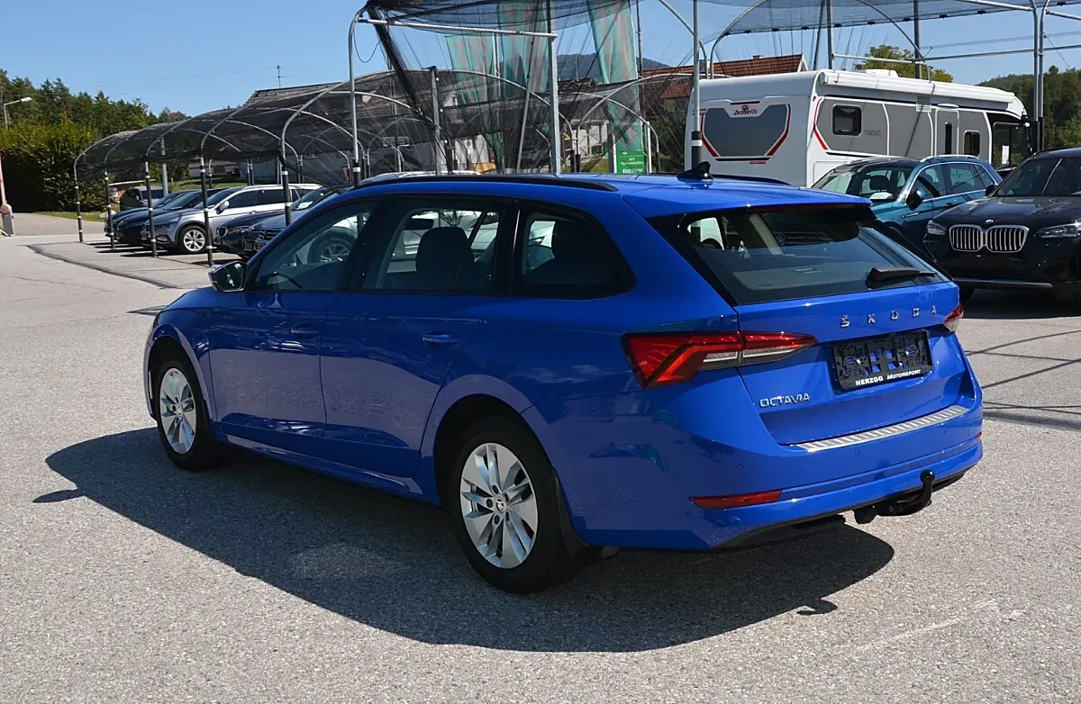 Skoda Octavia 2023 photo 3