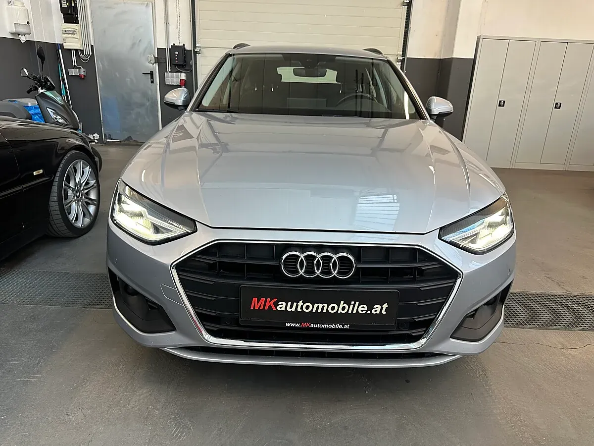 Audi A4 2022 photo 2