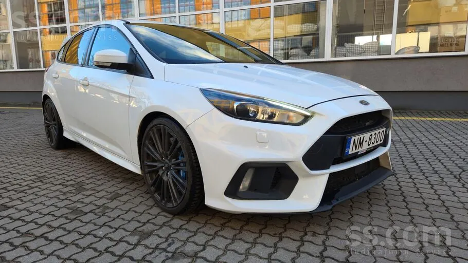 Ford Focus Rs 2016 photo 2